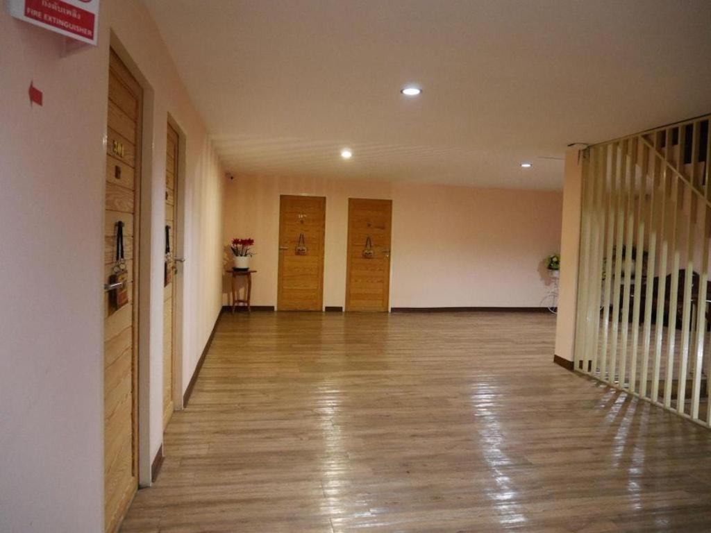 בנגקוק Phaphoom Boutique Residence מראה חיצוני תמונה