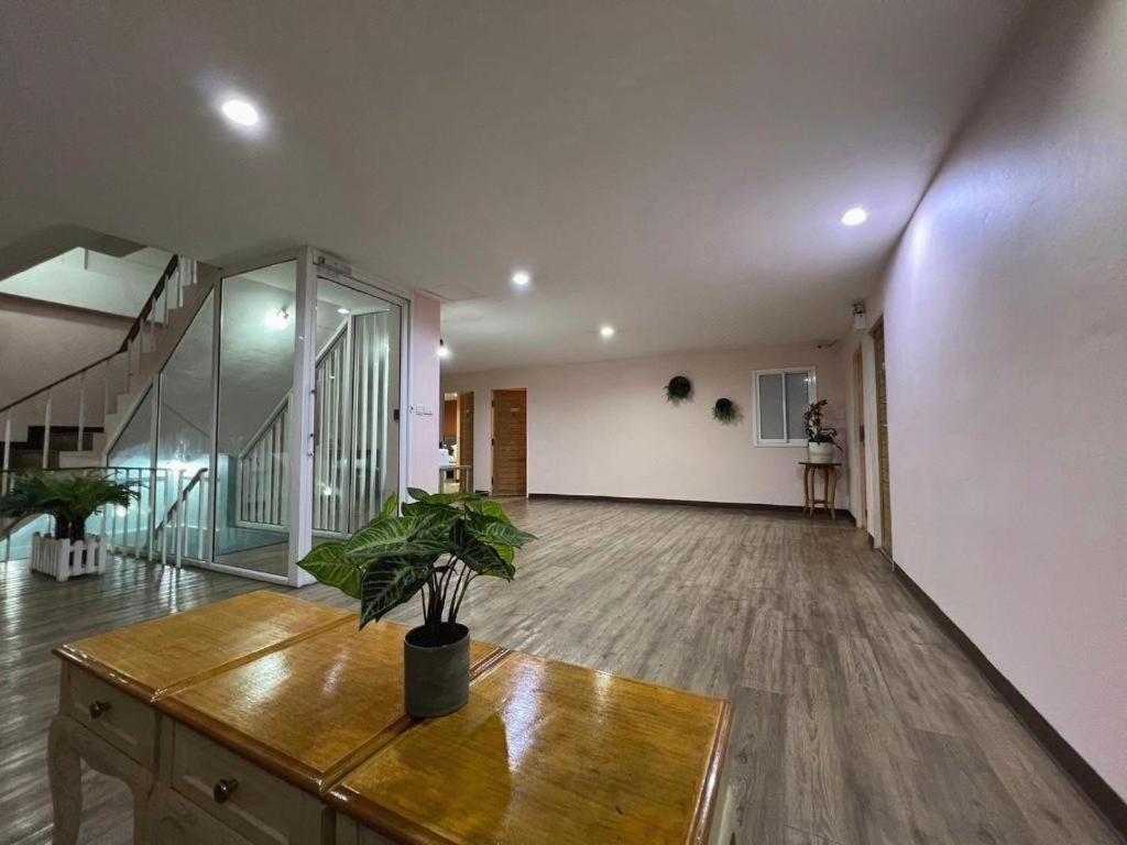 בנגקוק Phaphoom Boutique Residence מראה חיצוני תמונה